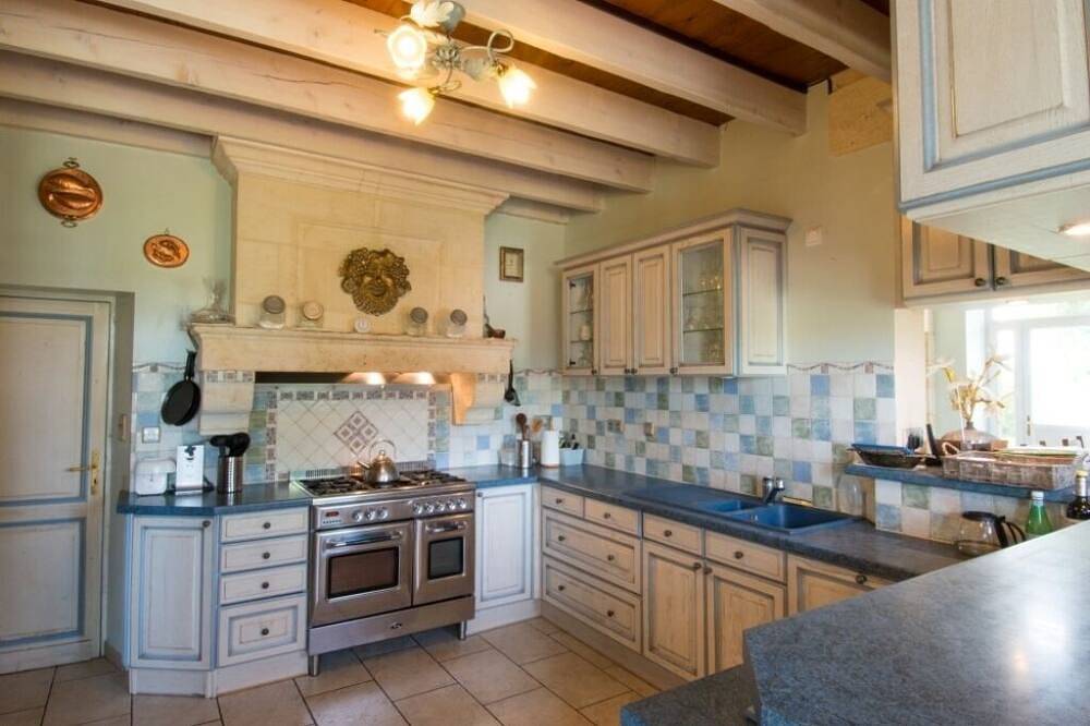 Promo Mai Juin - Château viticole 19ème siècle au coeur du vignoble. Piscine&Spa in Cézac, Région de Blaye