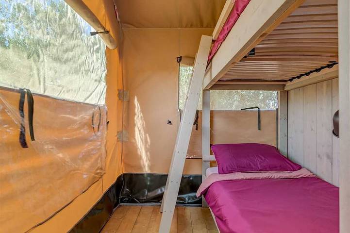 Villa pour 4 personnes, avec terrasse ainsi que jardin et jacuzzi, animaux acceptés à Maslinica - 3