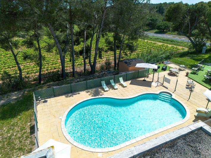 Hotel für 2 Personen, mit Terrasse und Garten sowie Pool und Ausblick in Montagnac