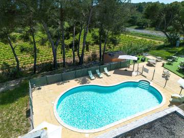 Hôtel pour 2 personnes, avec piscine ainsi que jardin et vue, animaux acceptés à Montagnac