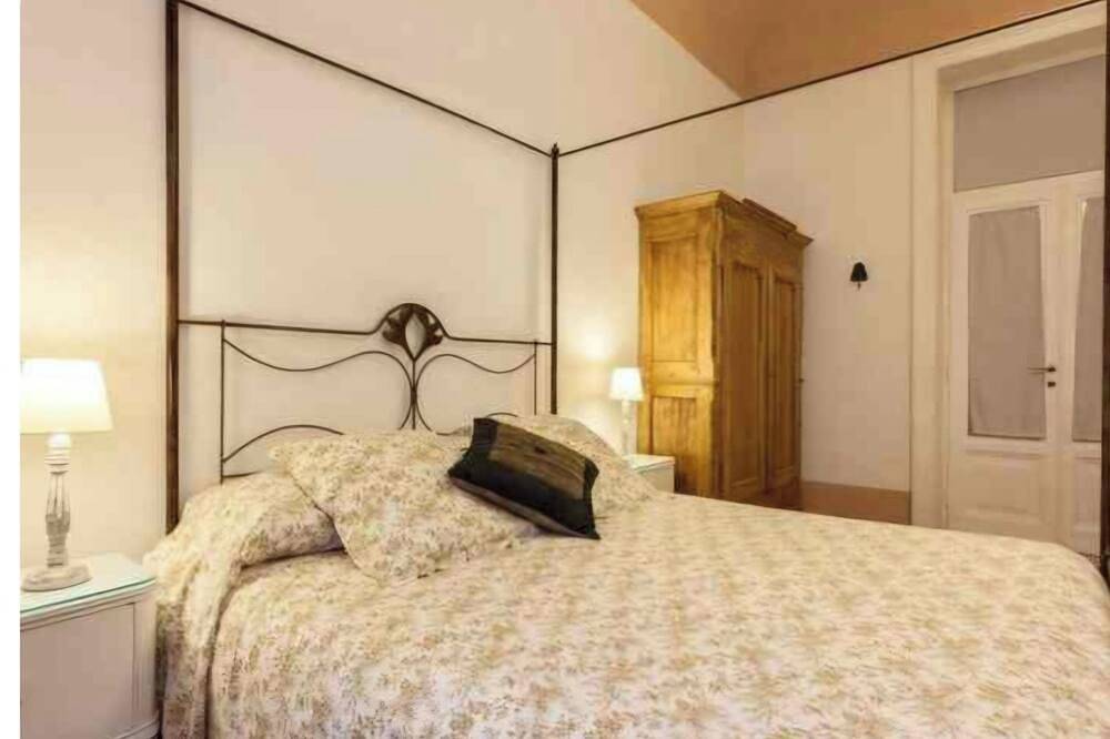 Apartamento entero, Central Apt 3 Bd/ 3 B For 8 Pax / Ac/ Large Kitchen/ 5 Min Lepanto Metro in Roma, Provincia de Roma
