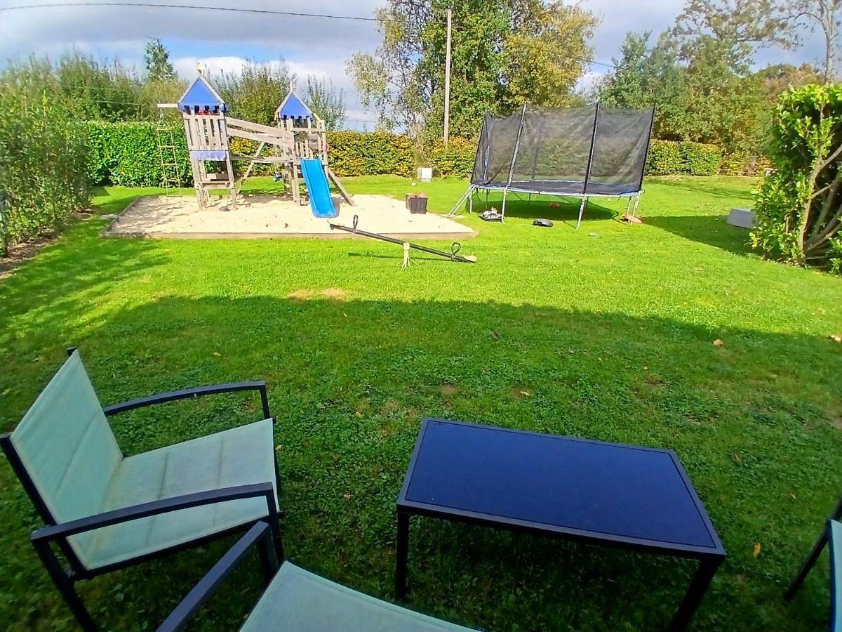 Two-Bedroom House in Sainte-Thérèse-des-Ponts-de-Seine, Région du Havre