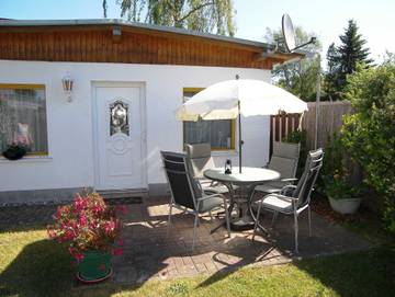 Bungalow für 4 Personen, mit Terrasse und Garten in Zinnowitz