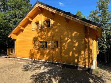 Gîte pour 15 personnes, avec terrasse et vue à Dourbies
