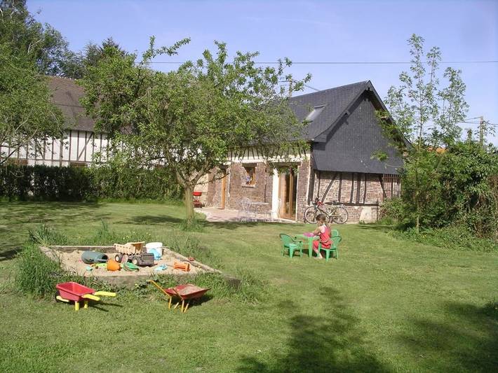 Gîte pour 4 personnes, avec jardin à Le Bec-Thomas