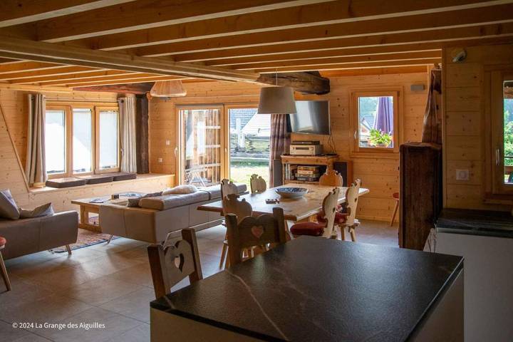 Gîte pour 6 personnes, avec vue et jardin à Albiez-le-Jeune - 3