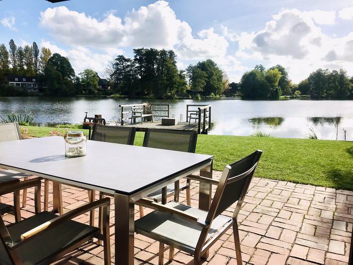 Ferienhaus für 2 Personen, mit Balkon und Terrasse sowie Garten und Seeblick in Winsen (Luhe)