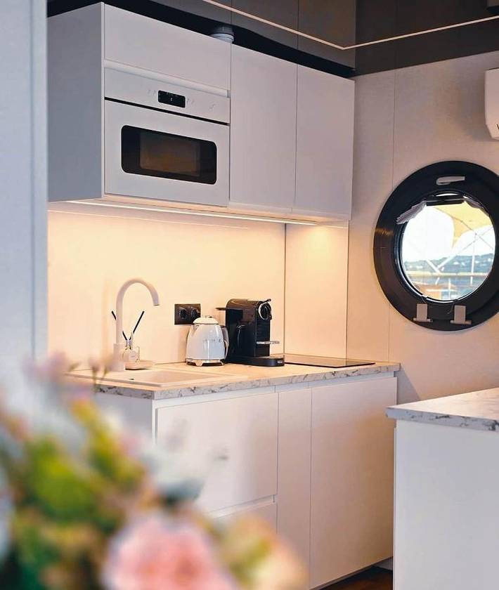 Bateau pour 4 personnes, avec jacuzzi et terrasse dans Auvergne-Rhône-Alpes - 3