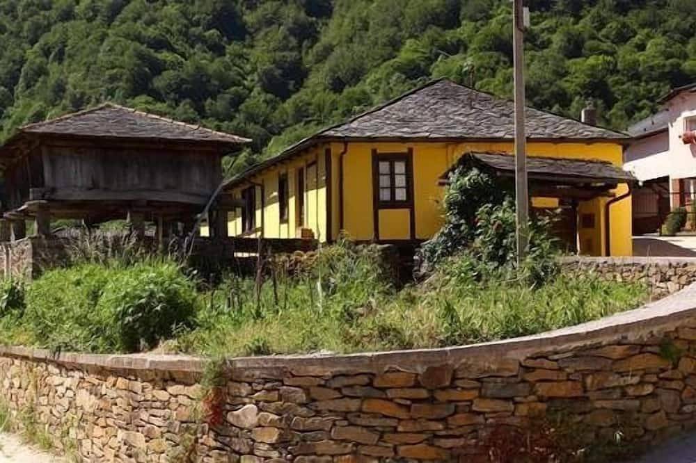 Casa Bartolín for 4 people in Xedré, Cangas del Narcea