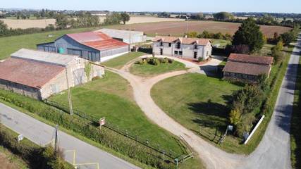 Chambre d’hôte pour 5 personnes, avec jardin ainsi que vue et vue sur le lac à Chavagnes-les-Redoux