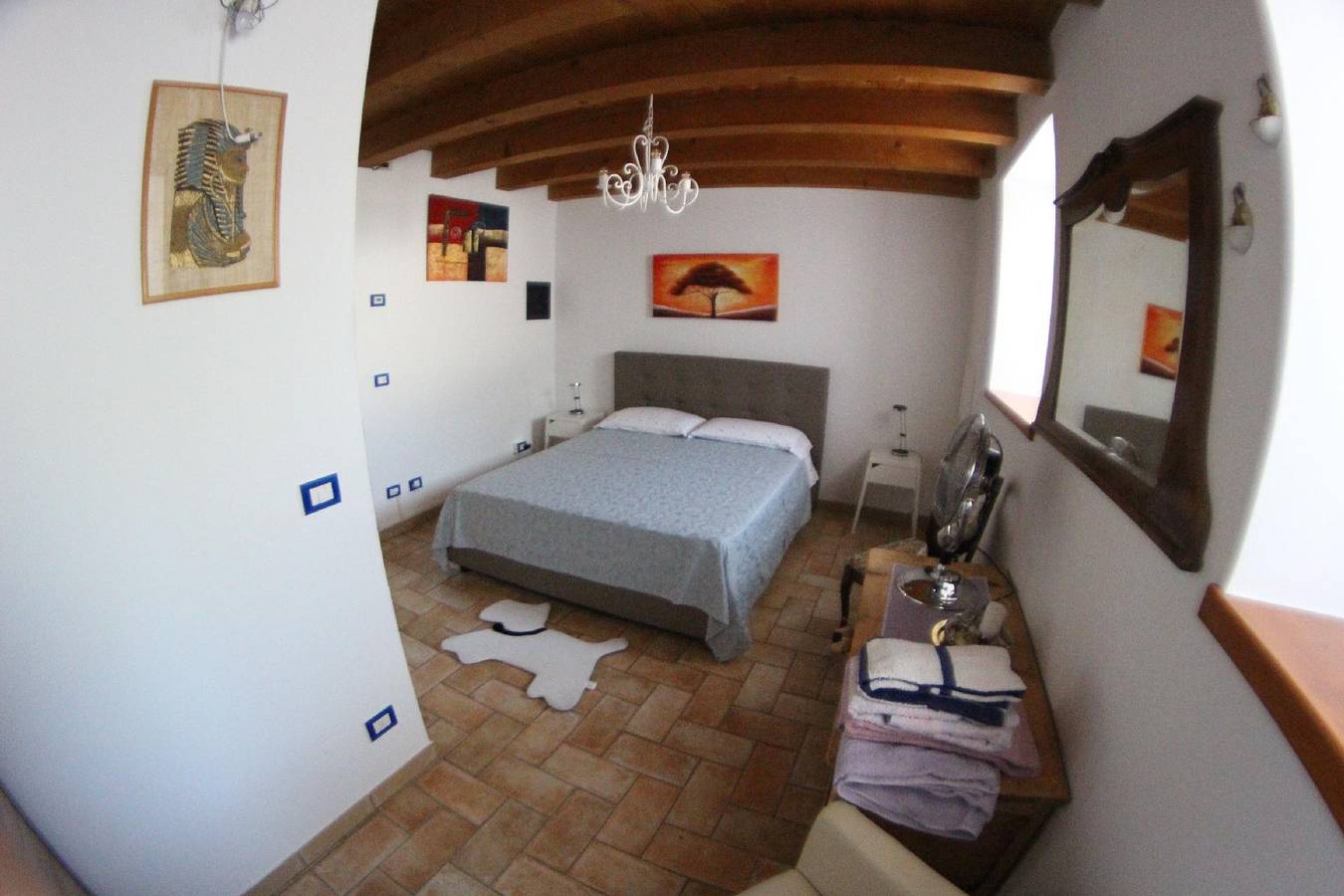 Ganze Ferienwohnung, Casa Silvia 2 mit Seeblick und schöner Seeblick in Torri del Benaco, Gardasee-Berge