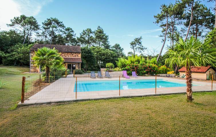 Location de vacances pour 6 personnes, avec jardin ainsi que piscine et terrasse à Montcabrier - 4