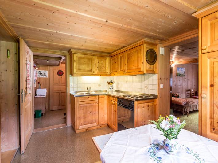 Apartamento entero, Ferienwohnung Tola in Ascharina, St. Antönien