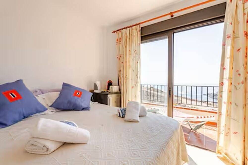 Room + bathroom, splendid sea view, well equipped in Callao Salvaje, Adeje