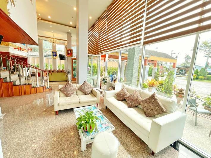 Alojamiento y desayuno para 4 personas, con vistas y jardín - 1