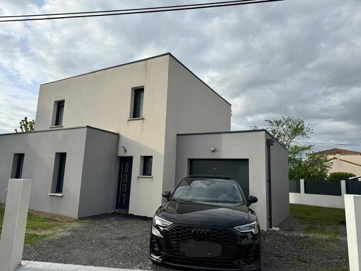Location de vacances pour 8 personnes, avec jardin et terrasse dans La Chapelle-Heulin
