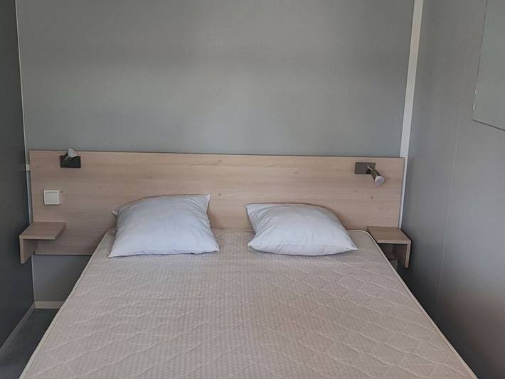 Camping pour 5 personnes, avec piscine et terrasse, animaux acceptés à Saint-Cyprien - 4