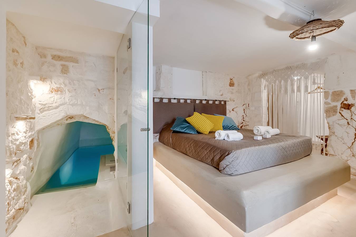 Appartamento intero, Maison 43 Ostuni With Indoor Pool in Ostuni, Salento
