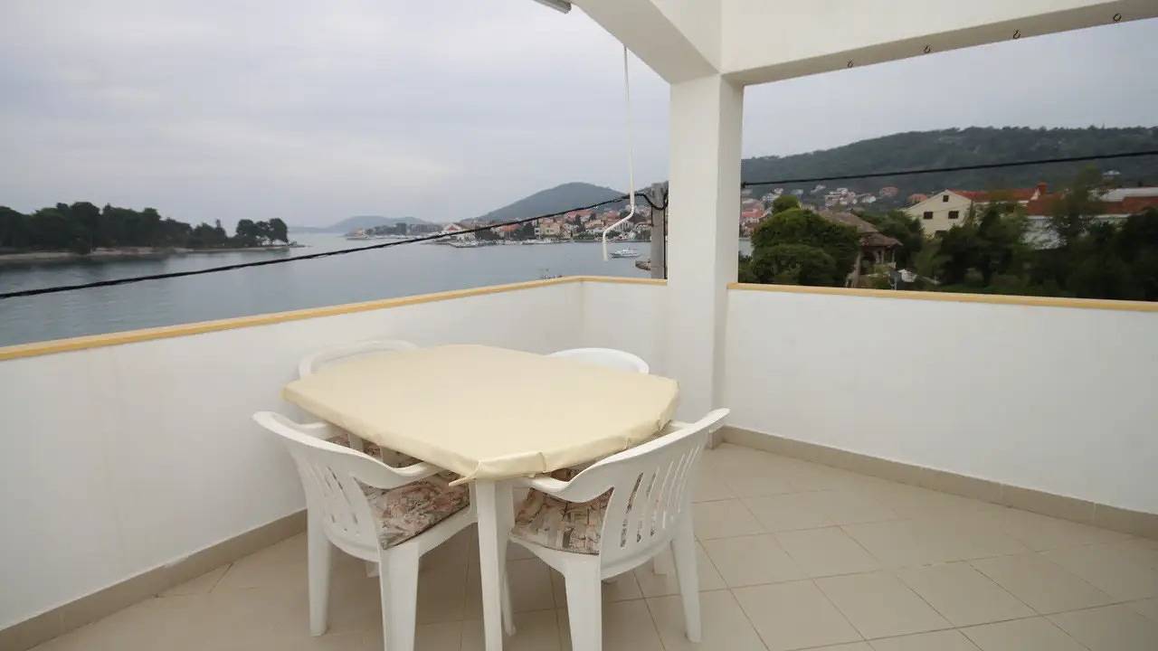 Ganze Ferienwohnung, Ferienwohnung für 3 Personen (30 m²) in Preko in Plaža Jaz, Poljana