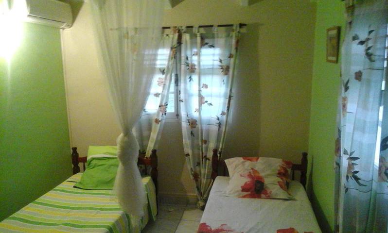 Gîte pour 5 personnes, avec piscine ainsi que jardin et balcon dans Pointe-à-Pitre - 4