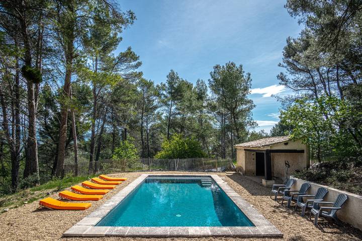 Location de vacances pour 6 personnes, avec piscine ainsi que jardin et terrasse à Roussillon - 4