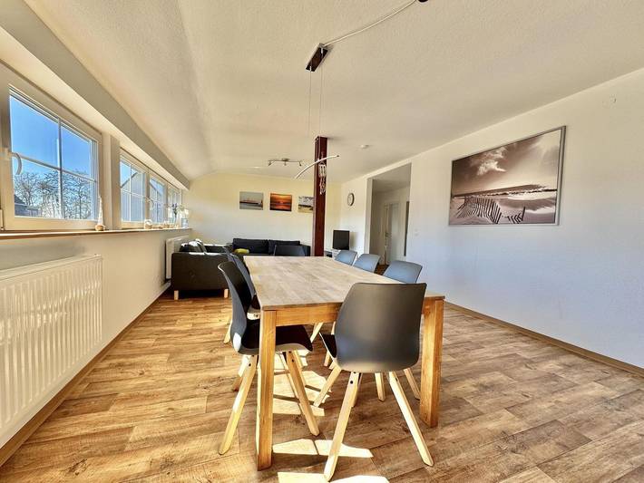 Bungalow für 8 Personen, mit Terrasse und Garten