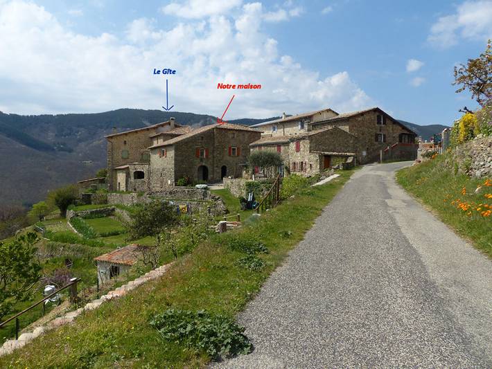 Gîte pour 4 personnes, avec terrasse, animaux acceptés à Laboule