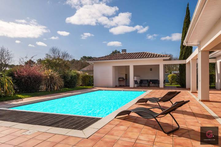 Gîte pour 8 personnes, avec terrasse et piscine à Sanguinet - 2