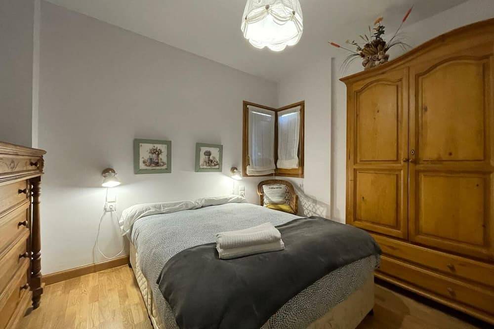 Appartement entier, Appartement 3 chambres à Jaca avec piscine estivale et garage inclus in Jaca, Pyrénées espagnoles