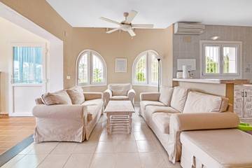 Villa for 12 People in Calpe, Costa Blanca, Photo 4