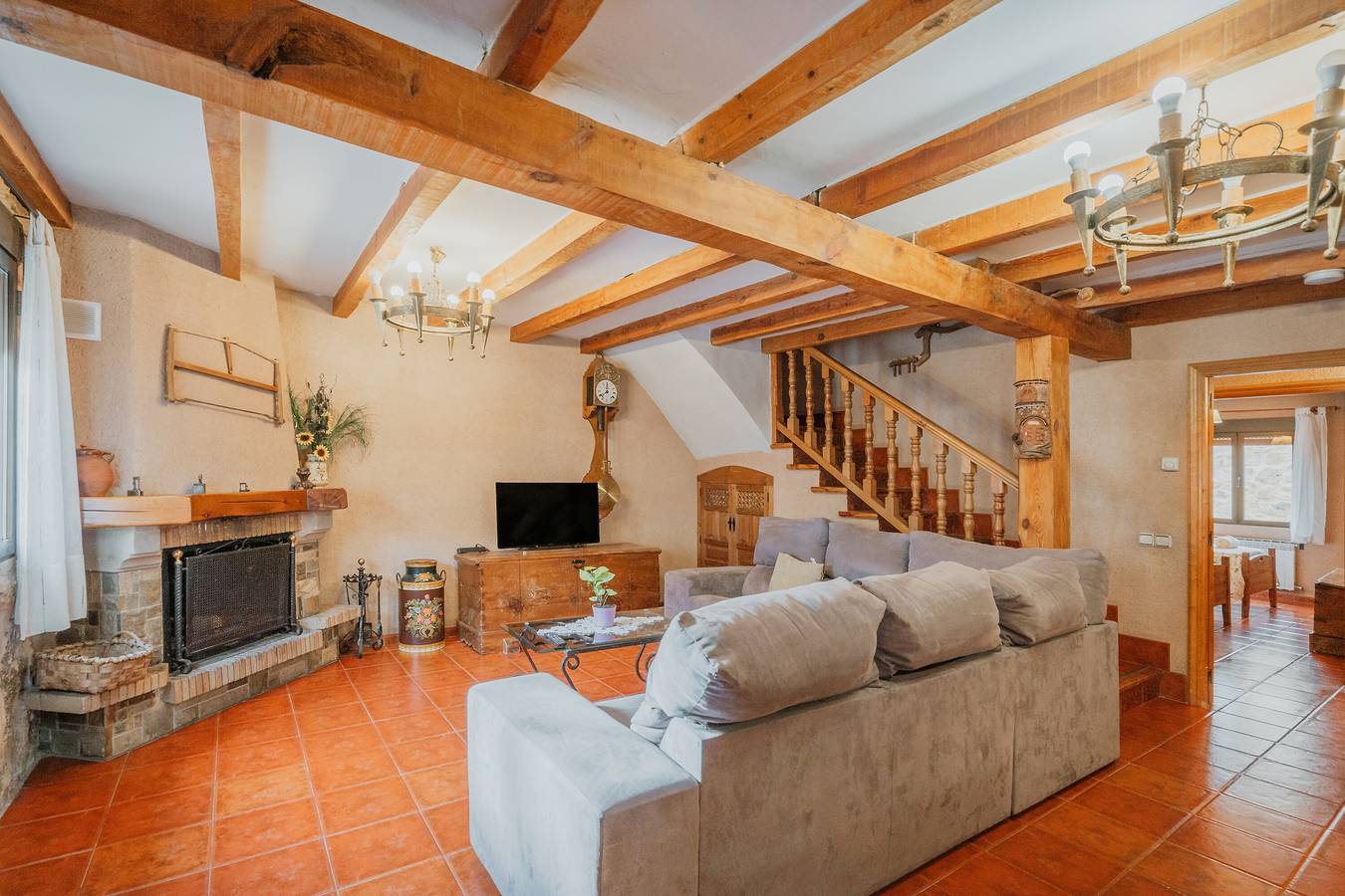 Casa Rural 'La Escondida' con Terraza Privada y Wi-Fi in Duruelo, Provincia de Segovia