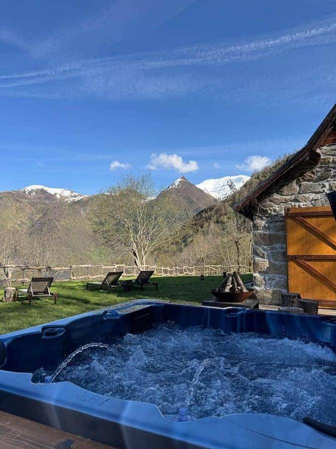 Location de vacances pour 8 personnes, avec jardin et jacuzzi à Estaing - 4