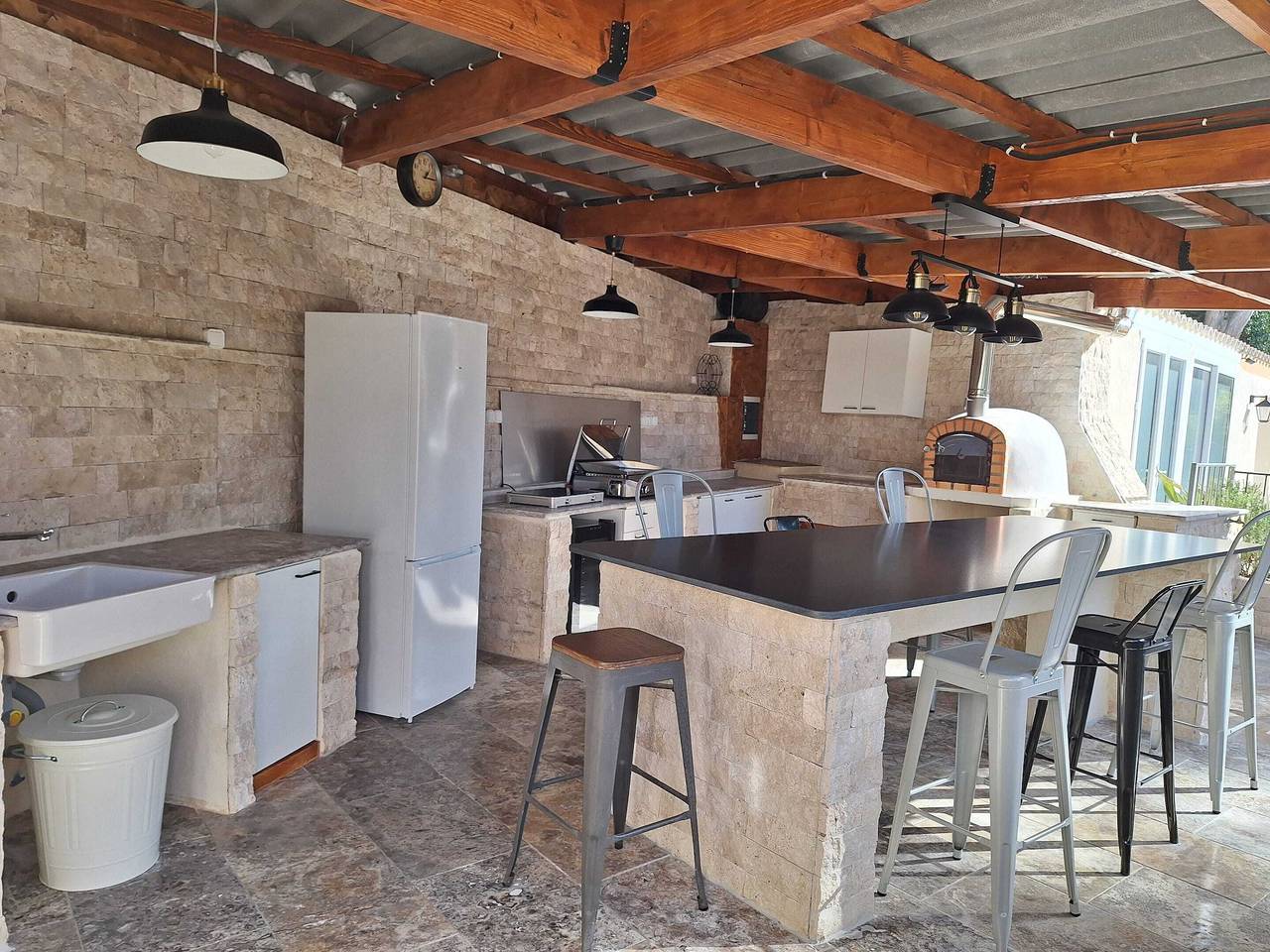 Casa acogedora con jardín cerca de Aviñón + piscina compartida in Aviñón, Vaucluse