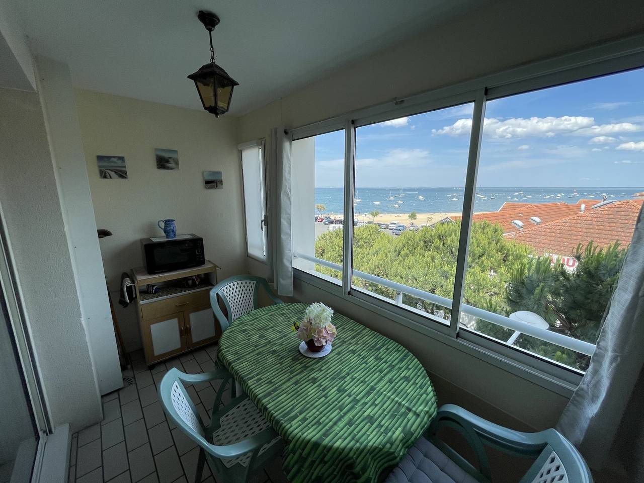 Appartement entier, Bel appartement T2 à deux pas des plages, avec parking et garage in Arcachon, Région d'Arcachon