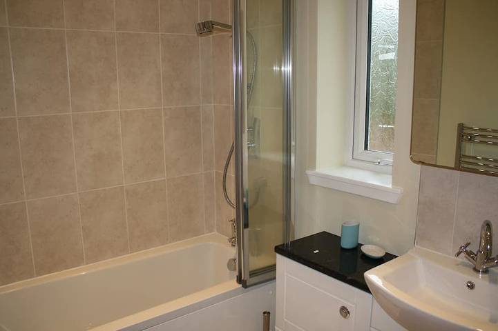 Light and bright ground floor level cottage, sleeps 4 in North Berwick, Edinburgh and Lothian