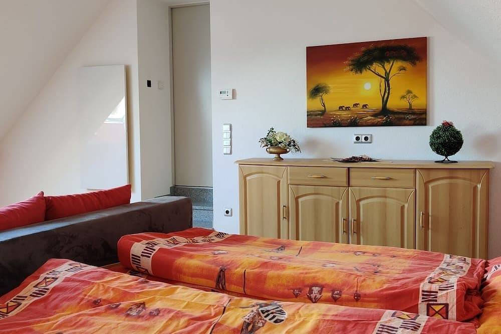 Ganze Wohnung, Modernes großzügiges Appartement mit Fußbodenheizung und Balkon in Oberschwarzach, Fränkisches Weinland