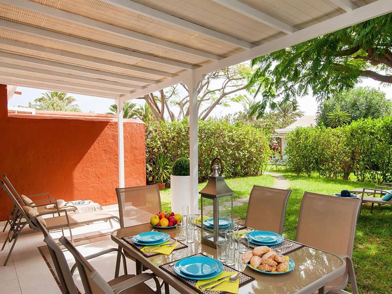 Flamboyant Tree Garden Holiday Home in Campo Internacional, San Bartolomé de Tirajana