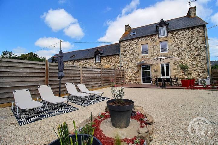 Gîte pour 6 personnes, avec Terrasse et Jardin à Plestan