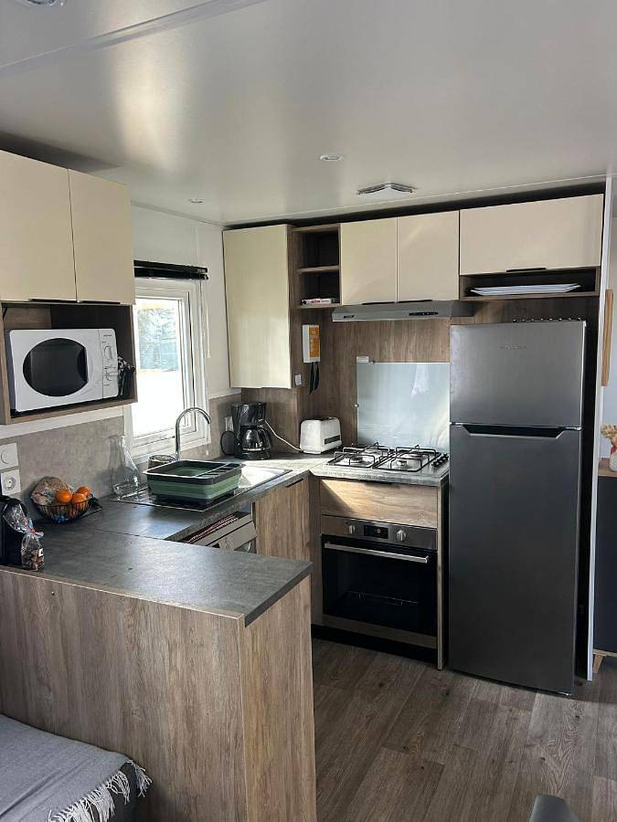 Camping pour 4 personnes, avec Jacuzzi et Terrasse ainsi que Piscine et Vue