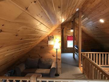 Log Cabin for 8 Guests in Carroll, White Mountain National Forest, Picture 3