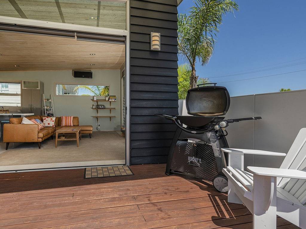 Castaway Bach - Whangamata Holiday Home in Whangamata, Waikato