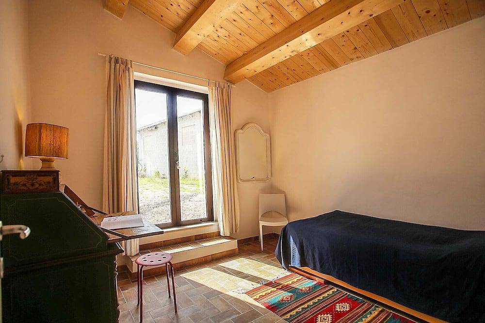 Feistehendes, komfortables Ferienhaus im Weinbaugebiet mit grossartigem Panorama in Serra de' Conti, Ancona Provinz