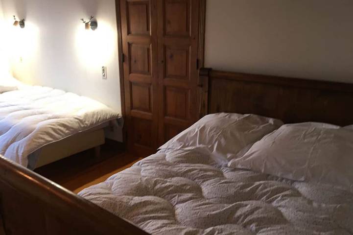 Location de vacances pour 9 personnes, avec terrasse et jardin, animaux acceptés à Garin - 4