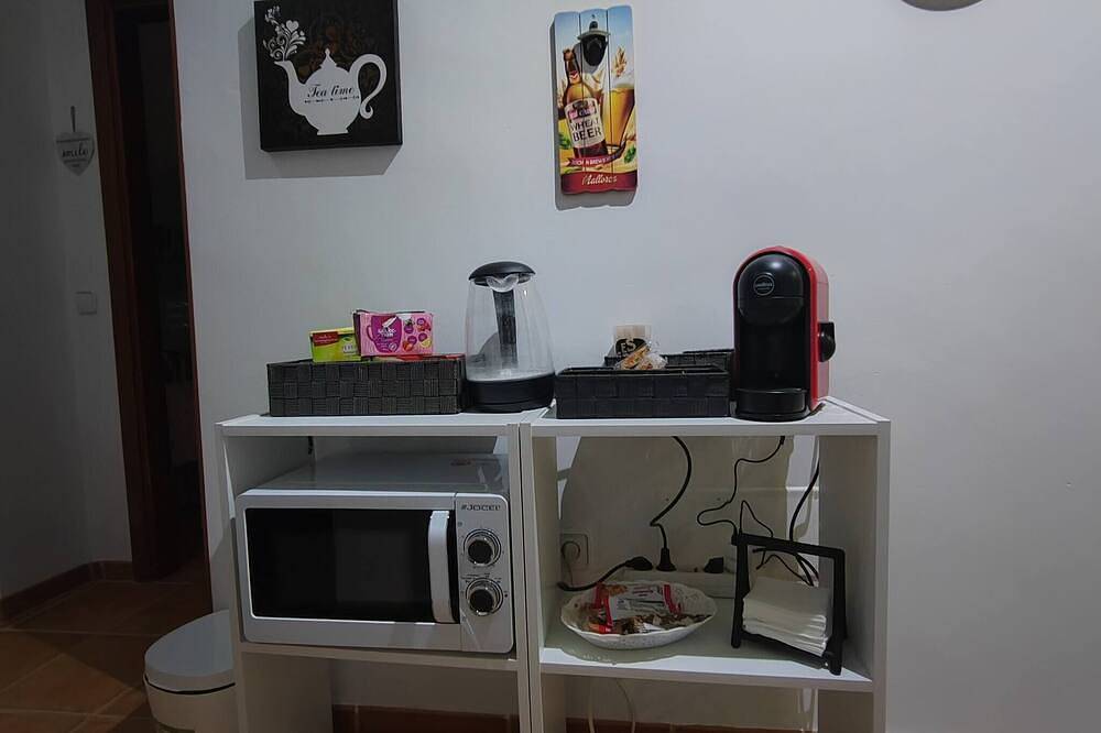 Private Single Double Room With Shared Bathroom in Ses Salines, South Majorca