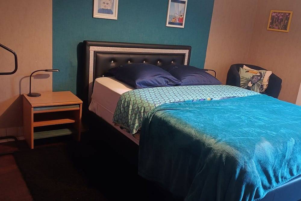 Normandy landing beaches room in Saint-Lô, Saint-Lô region