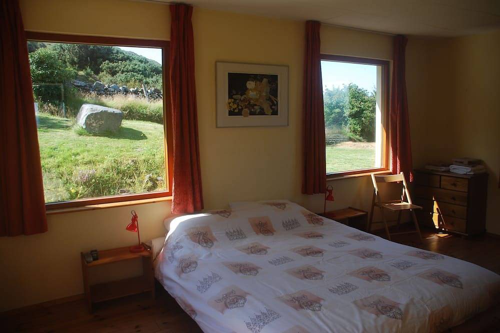 Nice spacious house with spectacular view(May to Sept only Saturday to saturday) in County Kerry