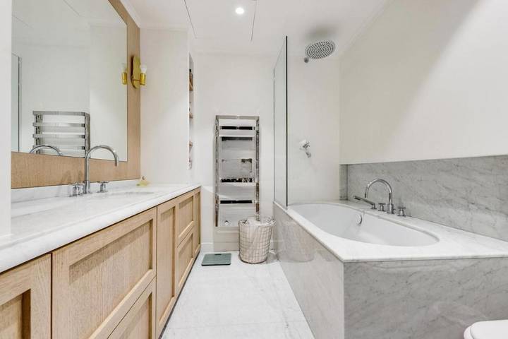 Chambre d’hôte pour 2 personnes, avec jacuzzi et sauna ainsi que piscine et balcon près de la Tour Eiffel - 3