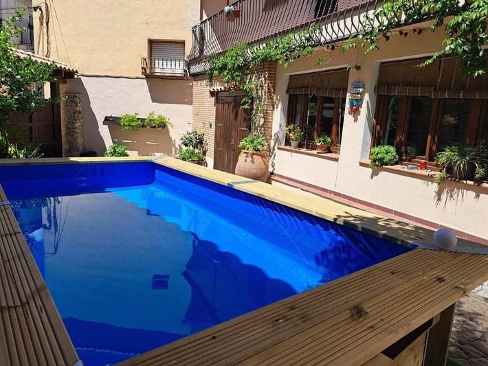 Casa rural para 9 personas, con Balcón y Terraza además de Jardín y Piscina en Horche