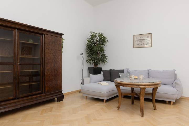 Appartement entier, Atmospheric Apartment in the Old Town | Desk for Work in Varsovie Śródmieście, Varsovie
