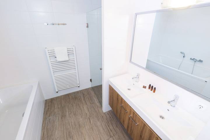 Bungalow para 4 personas con balcón/terraza in Ouddorp, Goeree-Overflakkee
